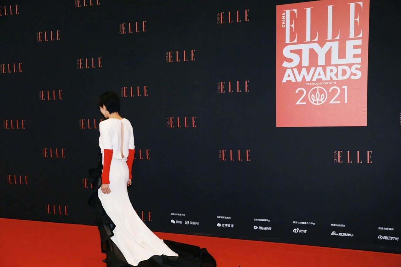 孙俪撞色设计感礼裙图片ELLE红毯低调又性感