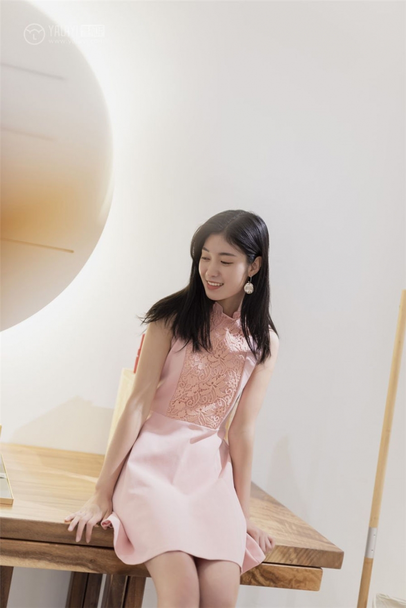 高跟鞋美女御姐性感大长腿私拍