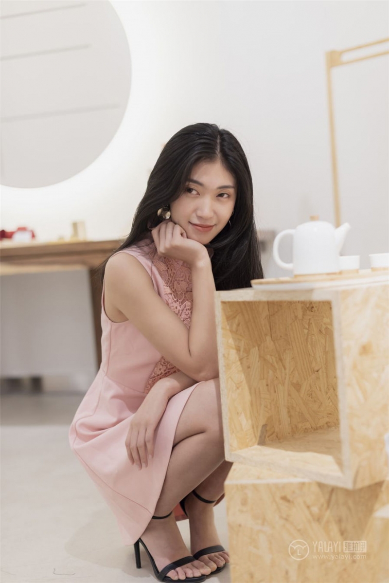 高跟鞋美女御姐性感大长腿私拍