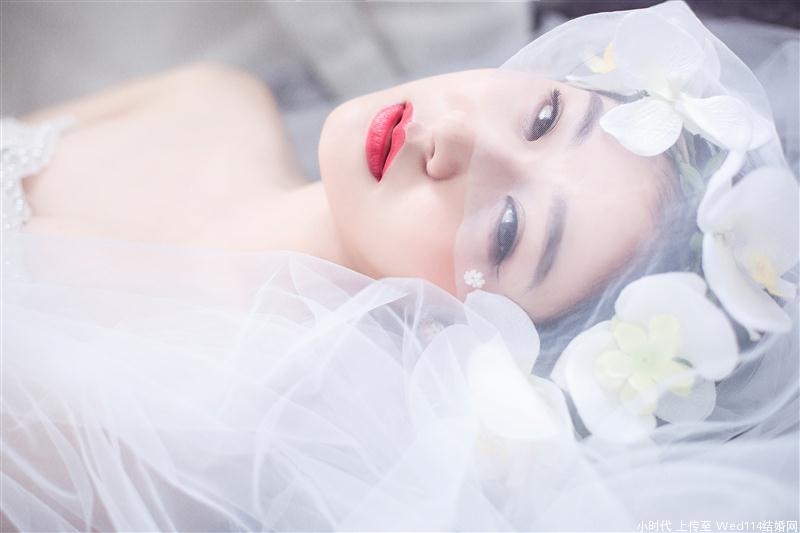 红唇美女香肩锁骨极品销魂私拍