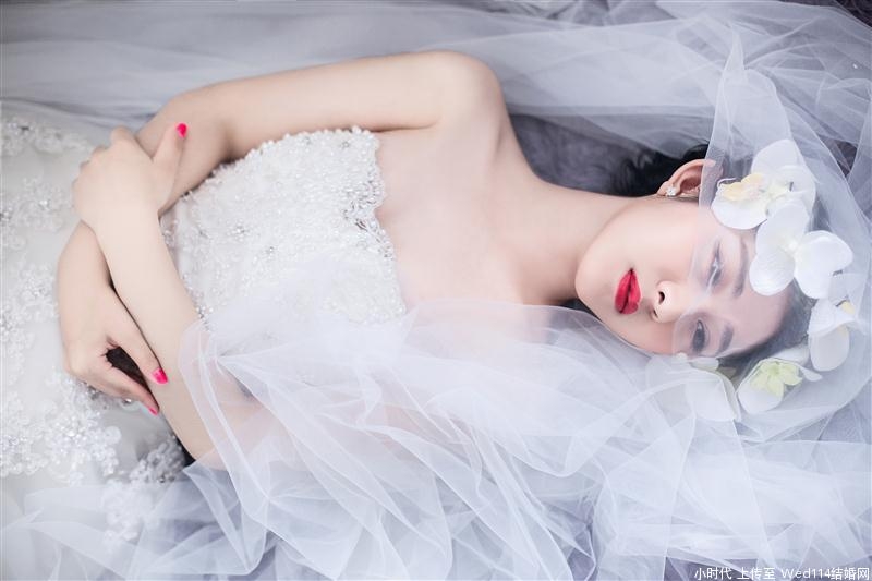 红唇美女香肩锁骨极品销魂私拍