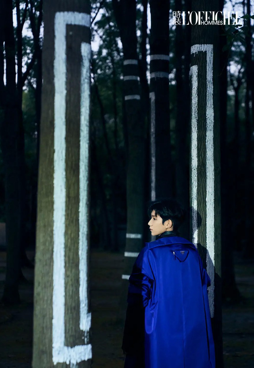 王源《时装男士》镜中之境大片帅气迷人