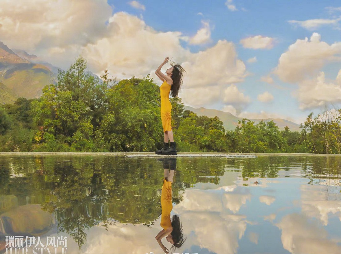 Angelababy返璞归真瑞丽四封面眼神灵动森系感满满