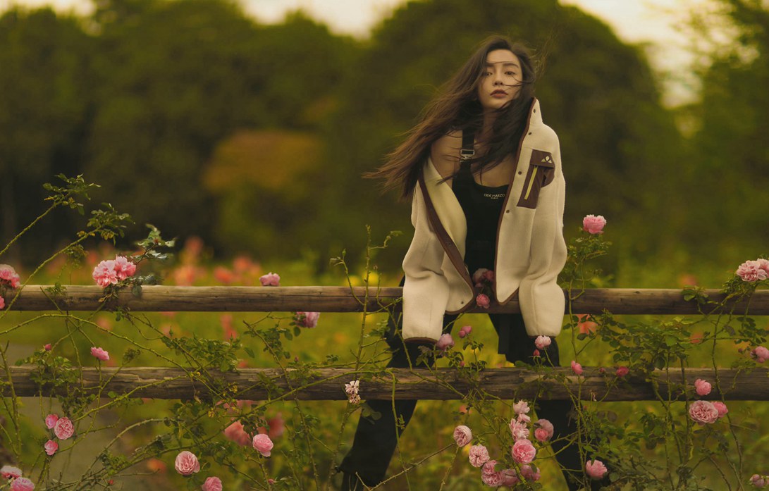 Angelababy返璞归真瑞丽四封面眼神灵动森系感满满