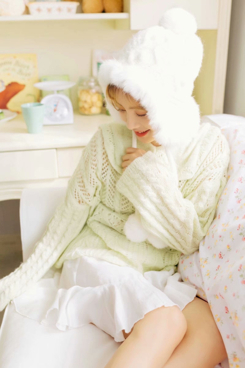 皮肤白皙性情温柔的美女性感美腿私密写真