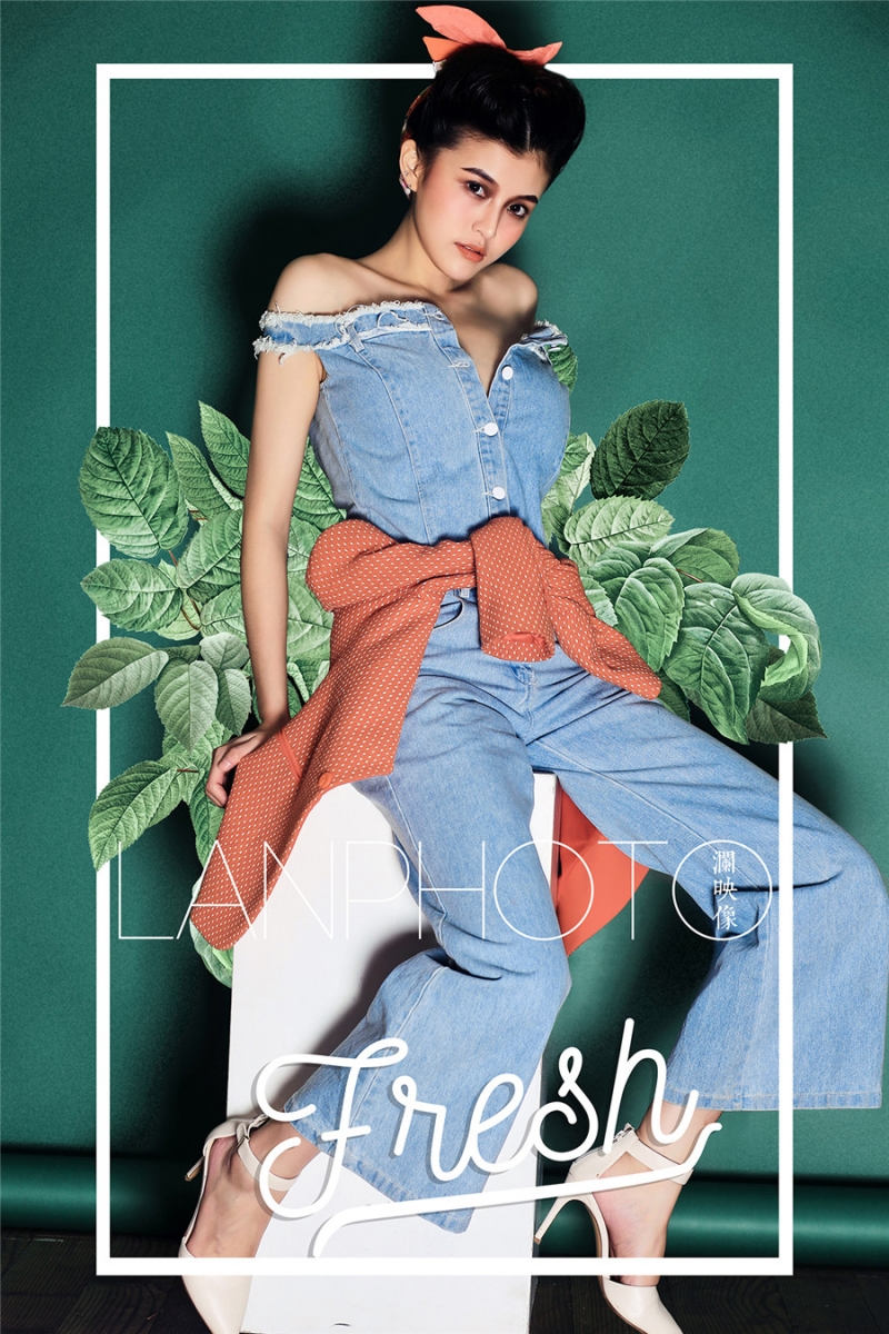 性感女郎漂亮脸蛋完美身材私拍