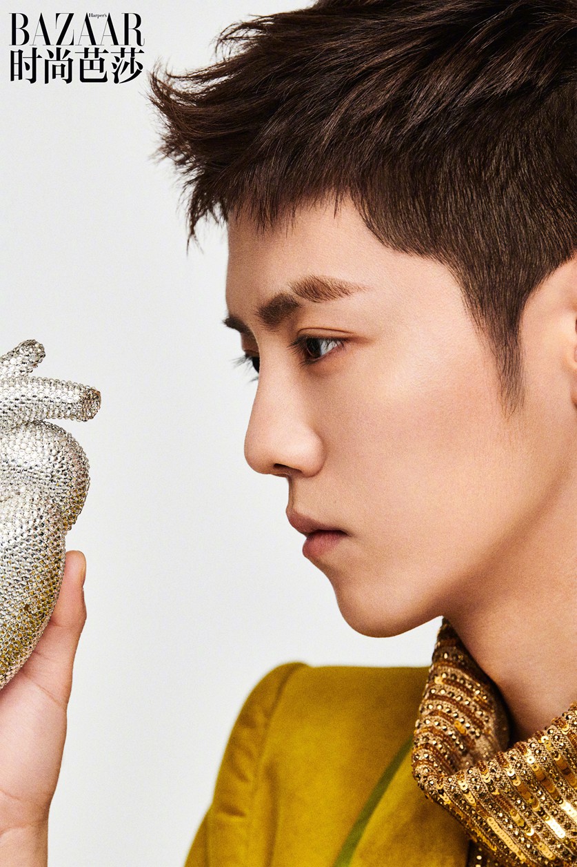 鹿晗银色沙丘芭莎大片利落短发帅气十足