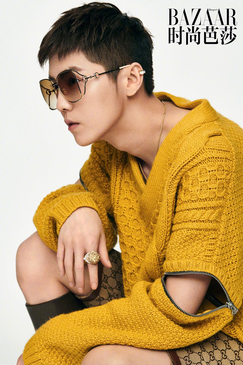 鹿晗银色沙丘芭莎大片利落短发帅气十足