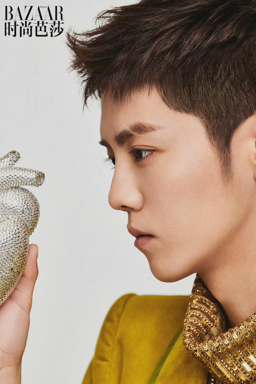 鹿晗银色沙丘芭莎大片利落短发帅气十足