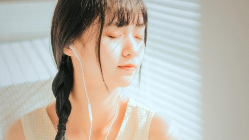 麻花辫美少女乖巧文静居家写真