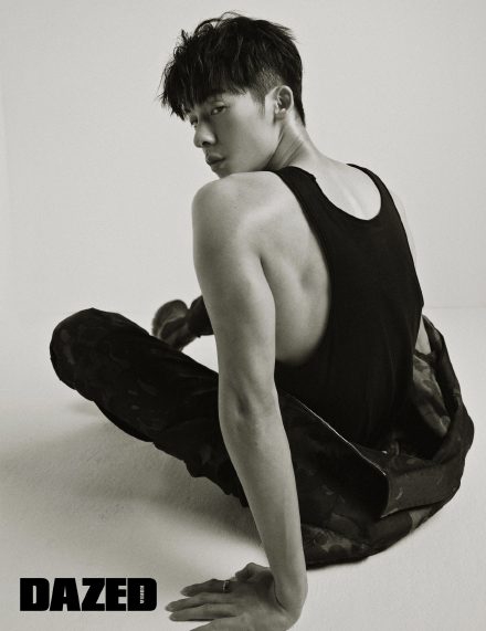 许光汉慵懒又随性男友风满满写真