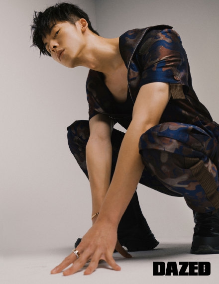 许光汉慵懒又随性男友风满满写真