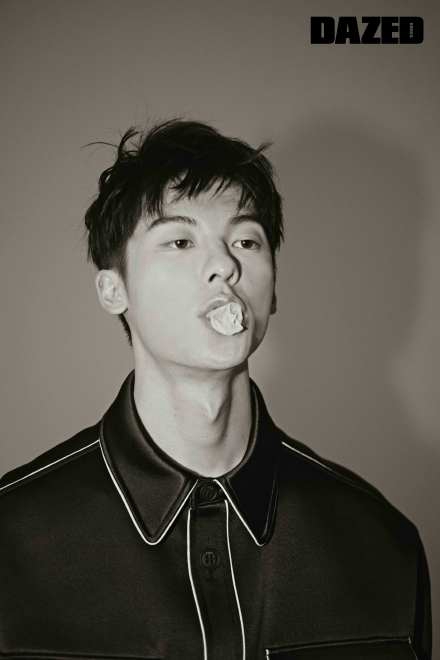 许光汉慵懒又随性男友风满满写真