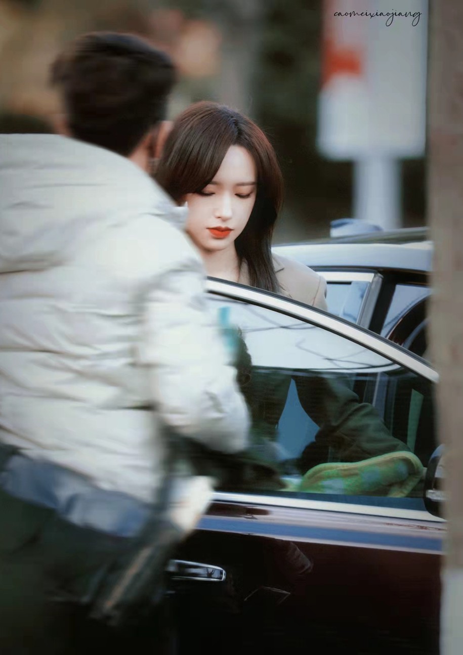 程潇把职场造型拿捏了！电视剧《良言写意》程潇职场造型图