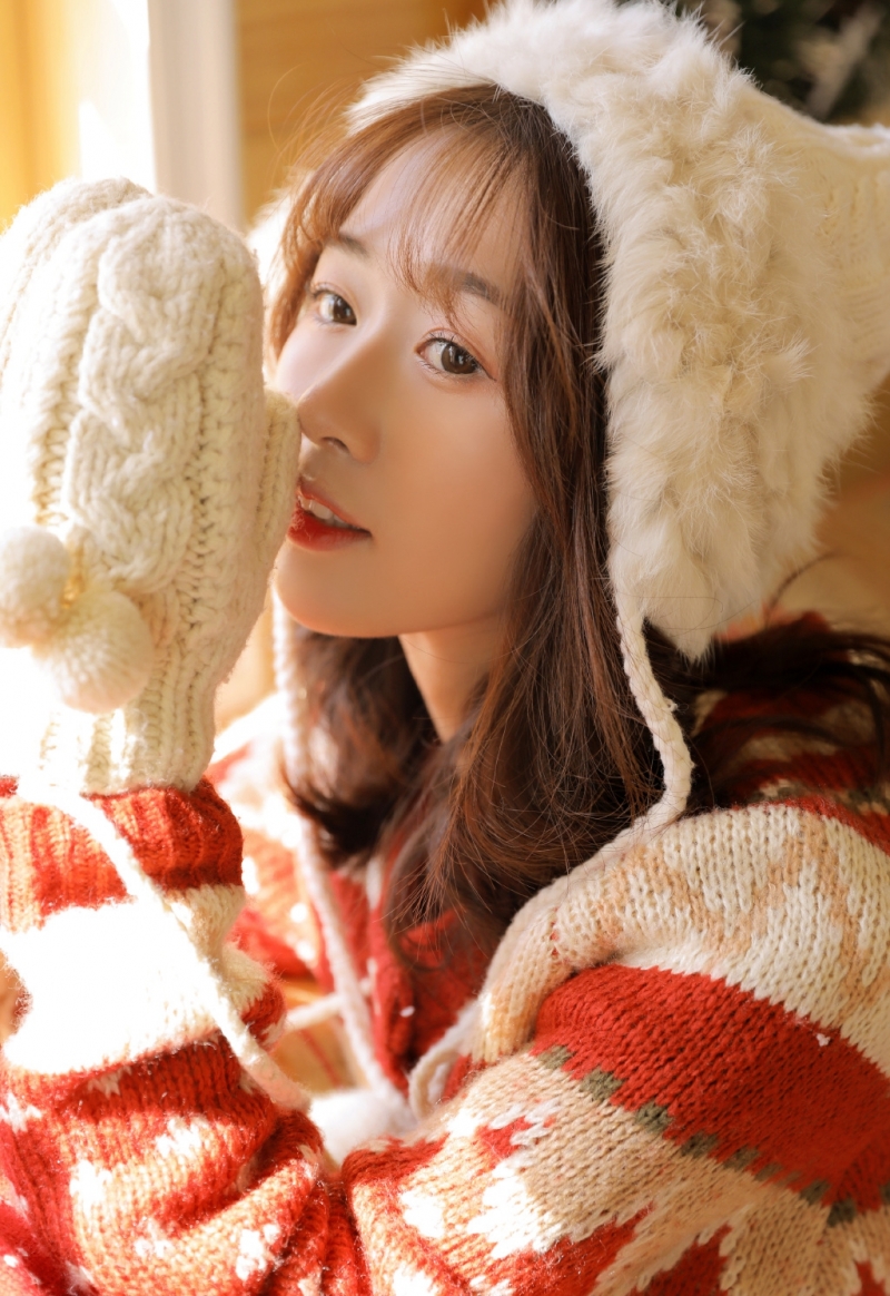 圣诞美女白丝美腿纤细修长图片