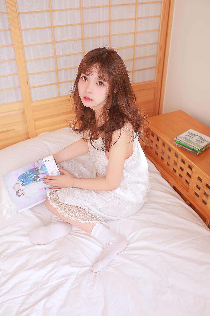 早安少女吊带睡裙慵懒随性图片