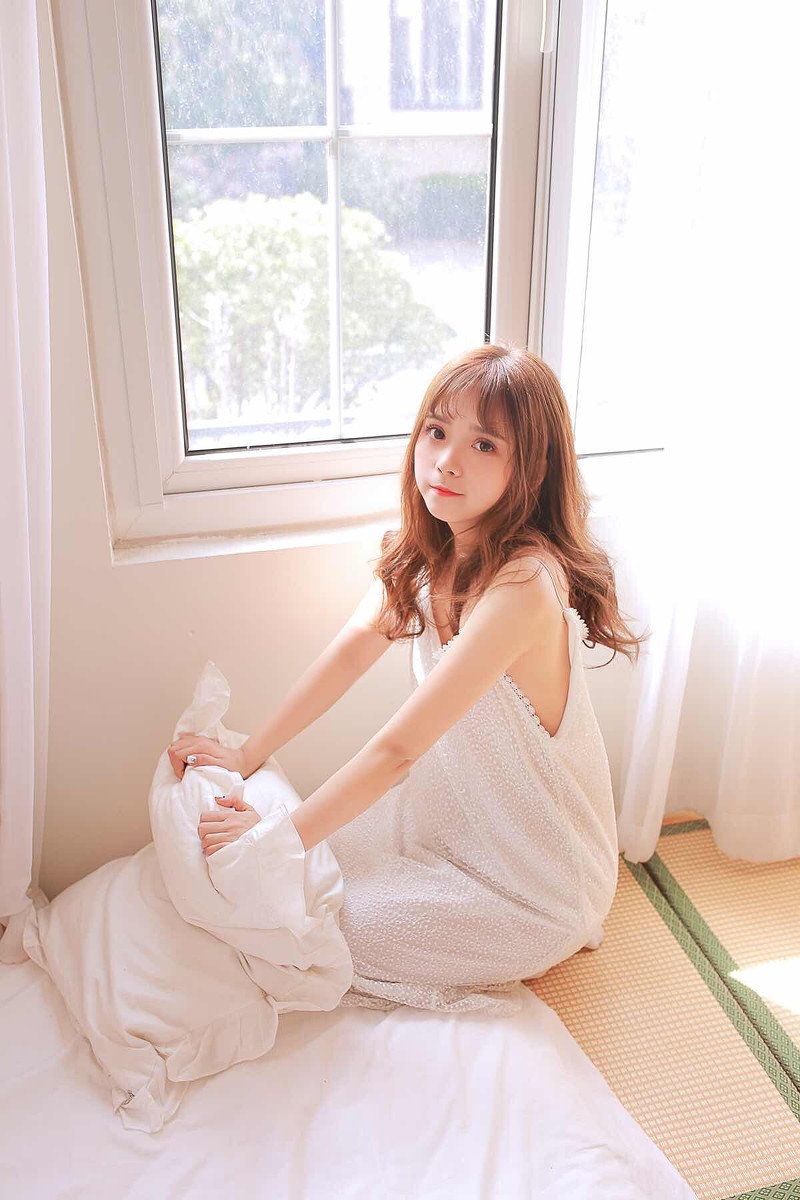 早安少女吊带睡裙慵懒随性图片
