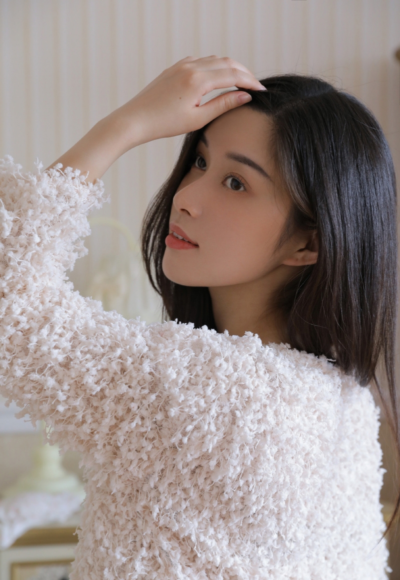 大长腿小姐姐黑长直发私房写真