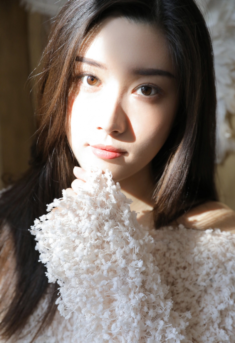 大长腿小姐姐黑长直发私房写真