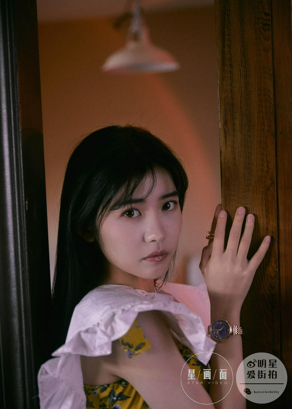 赖美云公主风造型甜美又俏皮写真