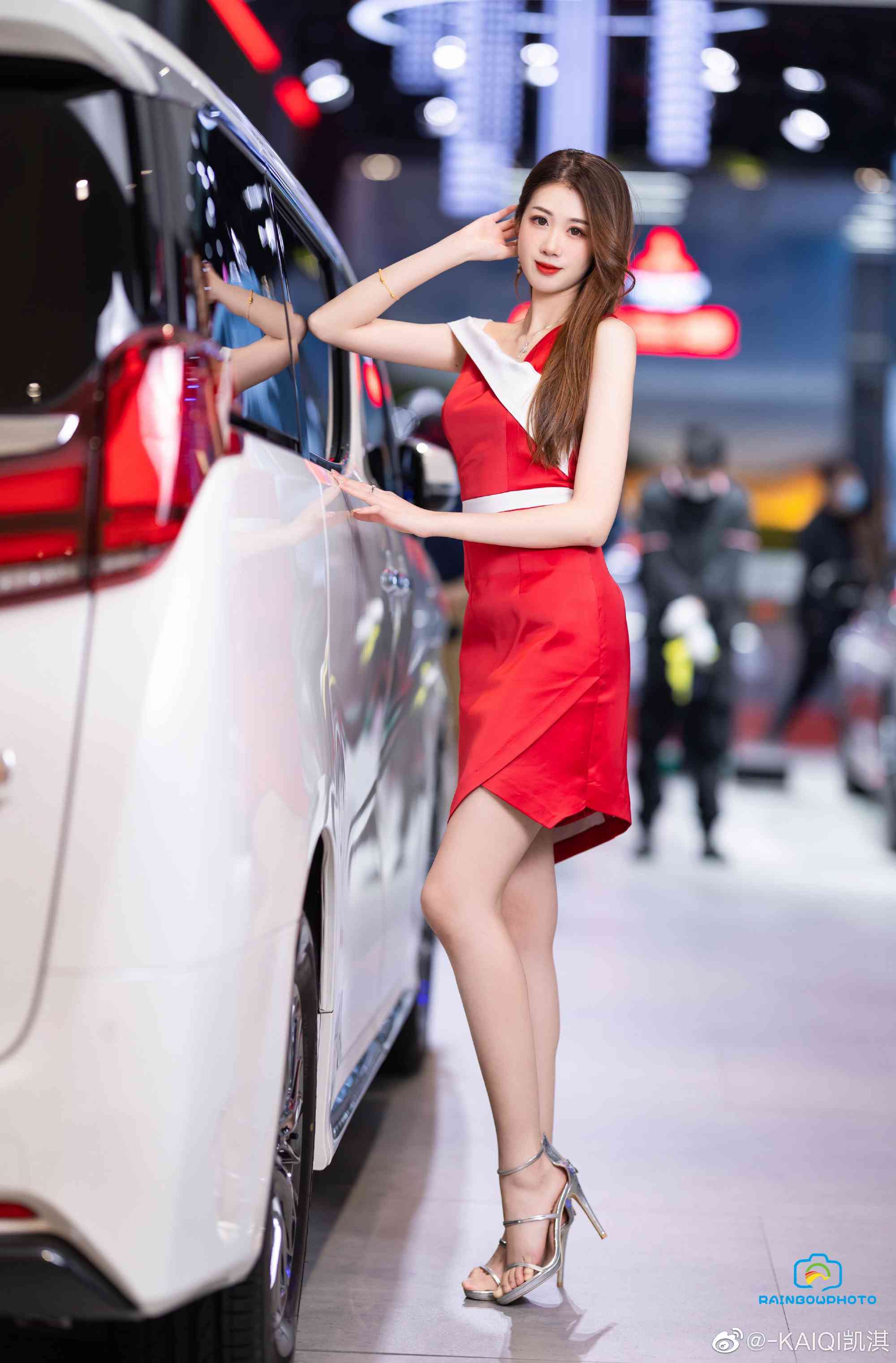 高跟美女车模美腿玉足诱惑私拍