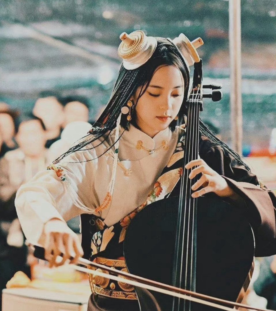 欧阳娜娜《奇遇・人间角落》理塘篇章穿藏族服饰图片