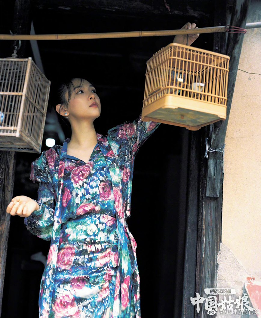 吴倩COSMO武汉姑娘大片感受武汉日夜烟火