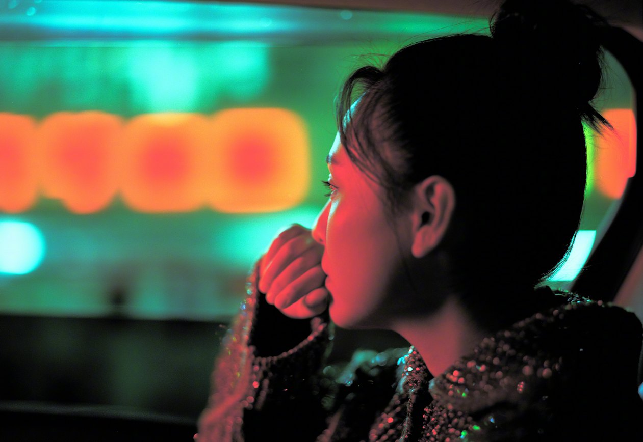 吴倩COSMO武汉姑娘大片感受武汉日夜烟火