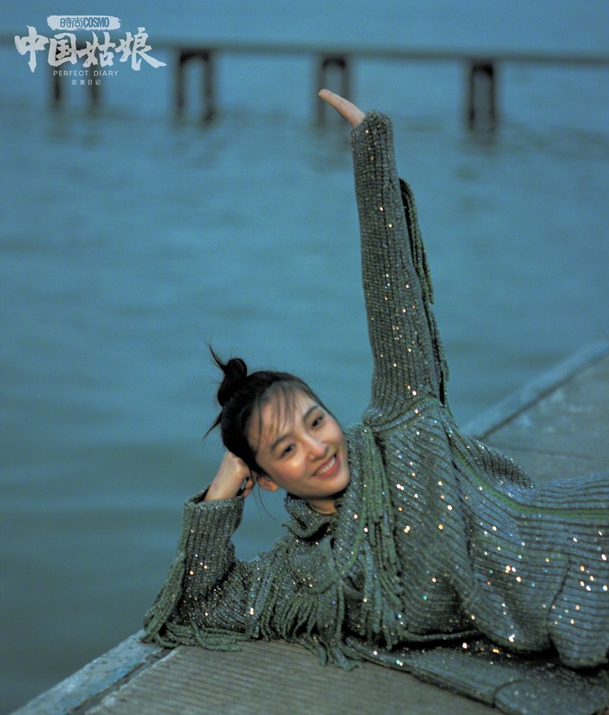 吴倩COSMO武汉姑娘大片感受武汉日夜烟火