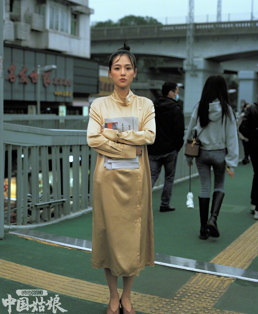 吴倩COSMO武汉姑娘大片感受武汉日夜烟火