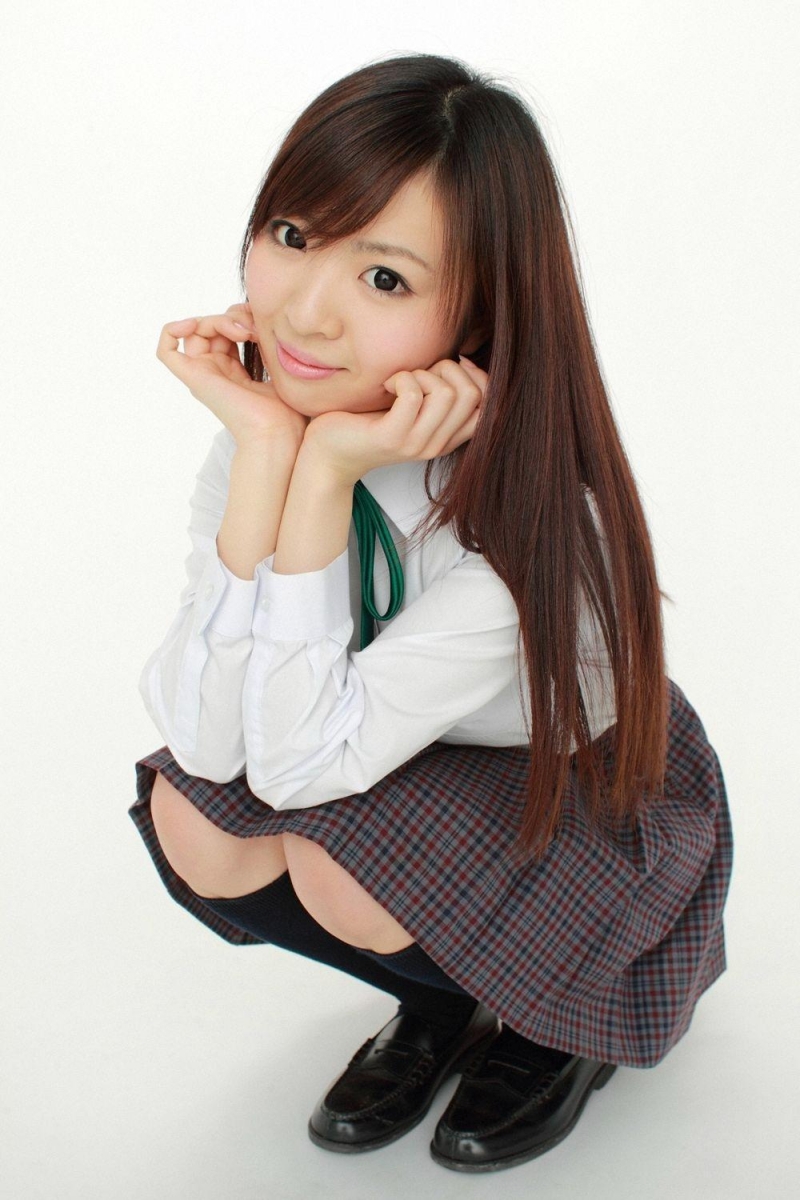 日本美女学生制服黑丝美腿写真