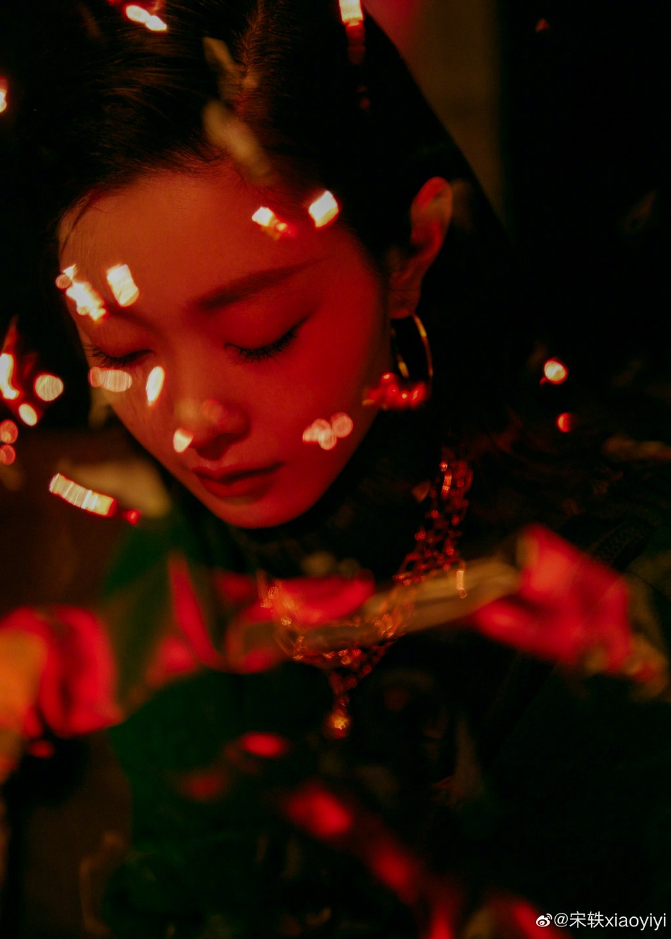 宋轶大背头造型冷艳又酷飒写真