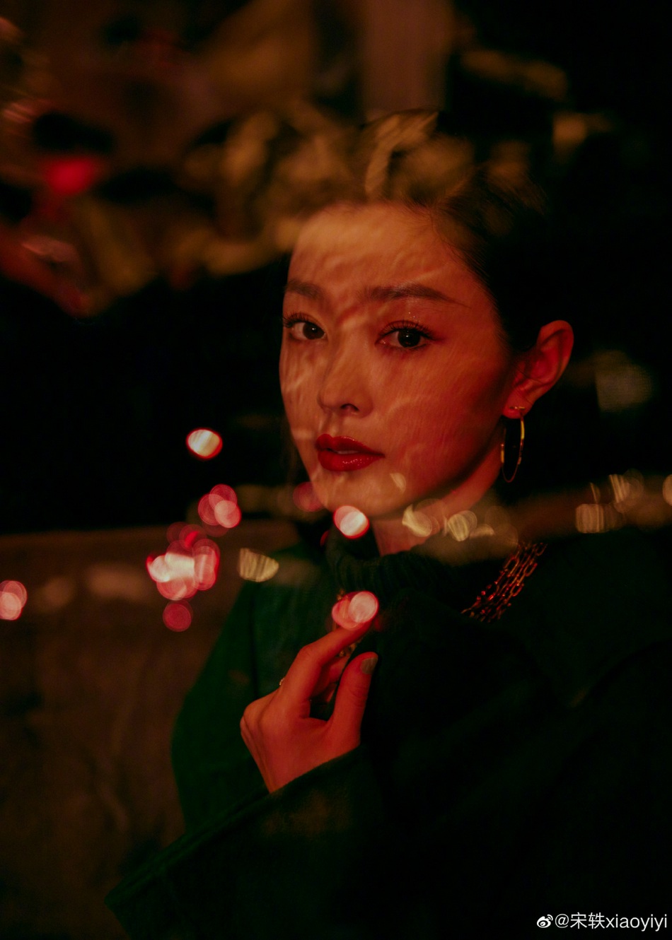 宋轶大背头造型冷艳又酷飒写真