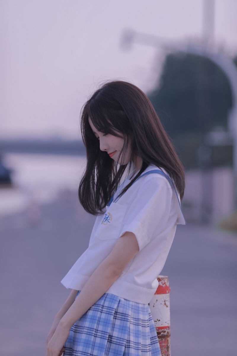 制服美女漂亮脸蛋精致侧颜写真