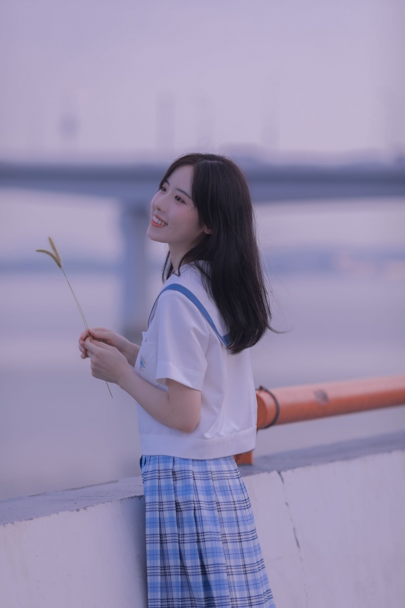 制服美女漂亮脸蛋精致侧颜写真