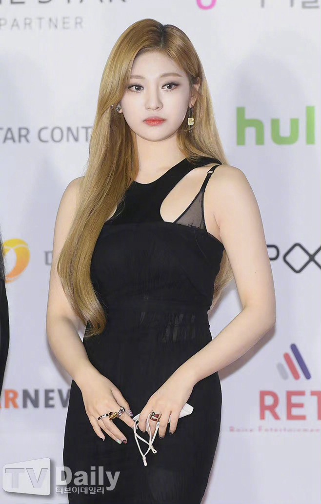 2021AAA颁奖礼部分嘉宾红毯高清图