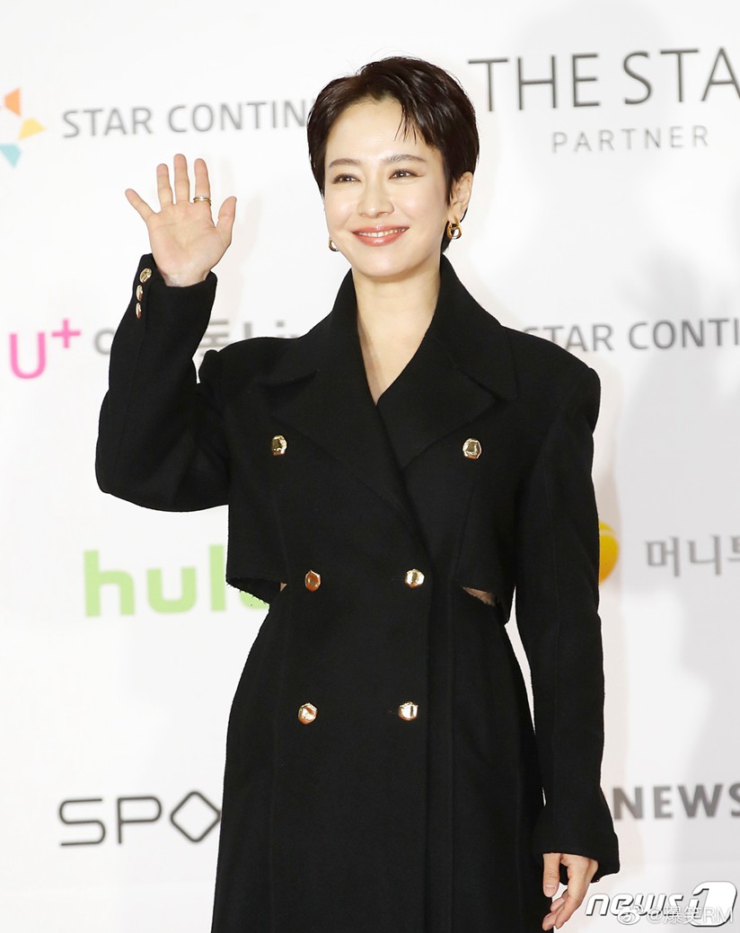 2021AAA颁奖礼部分嘉宾红毯高清图