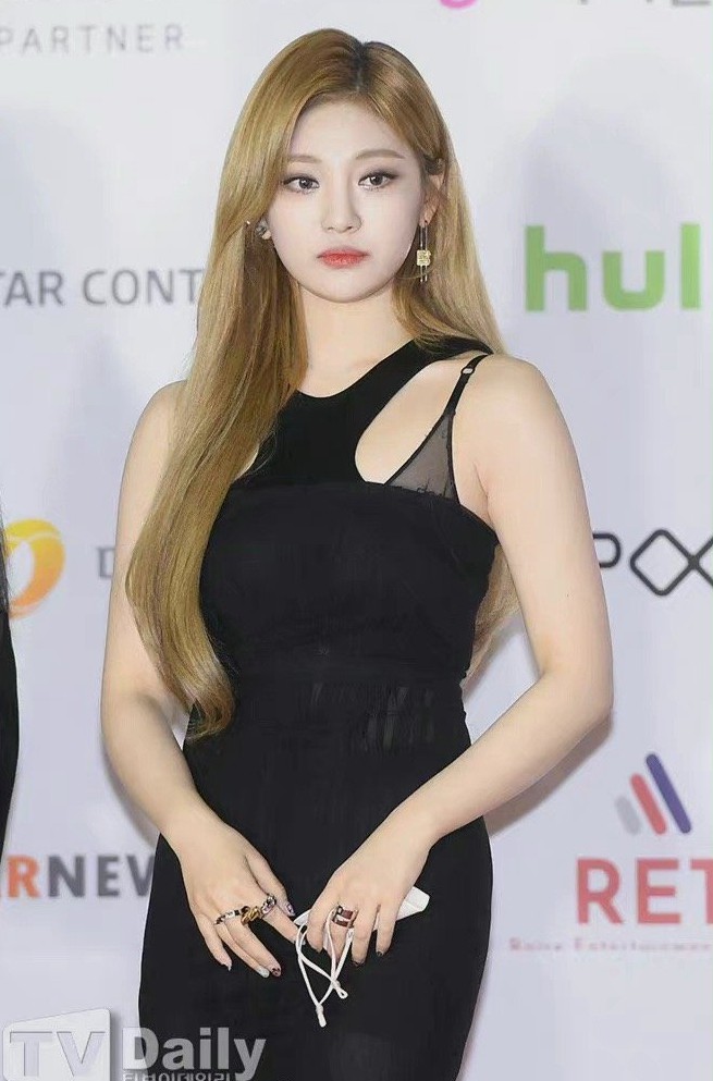 2021AAA颁奖礼部分嘉宾红毯高清图