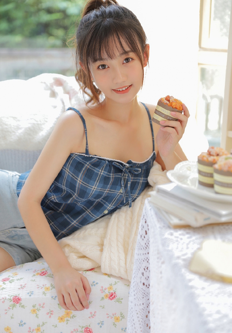 日本学生妹阳光味美腿玉足精品套图