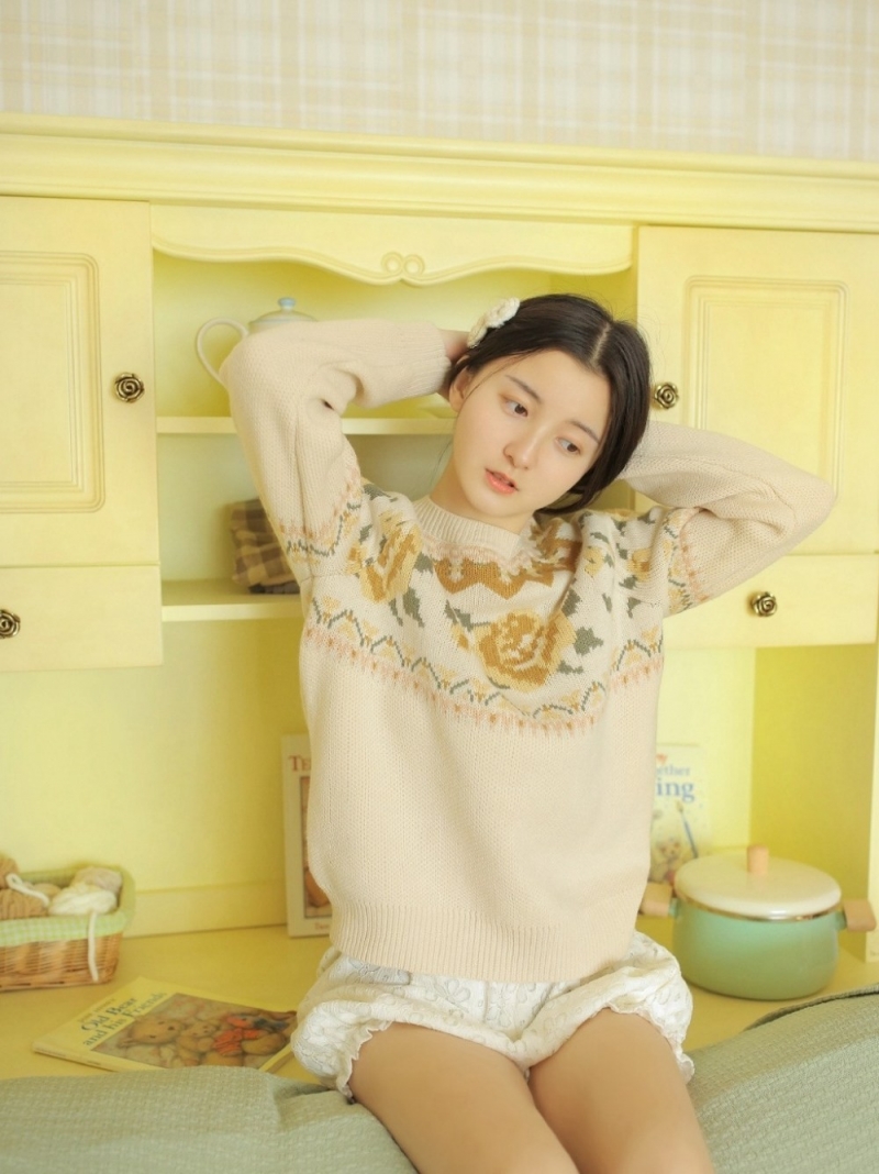 超短裤美少女白丝美腿精选图片