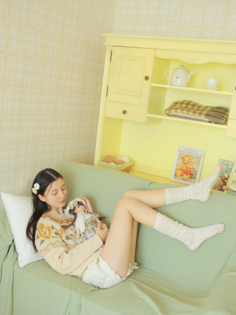 超短裤美少女白丝美腿精选图片