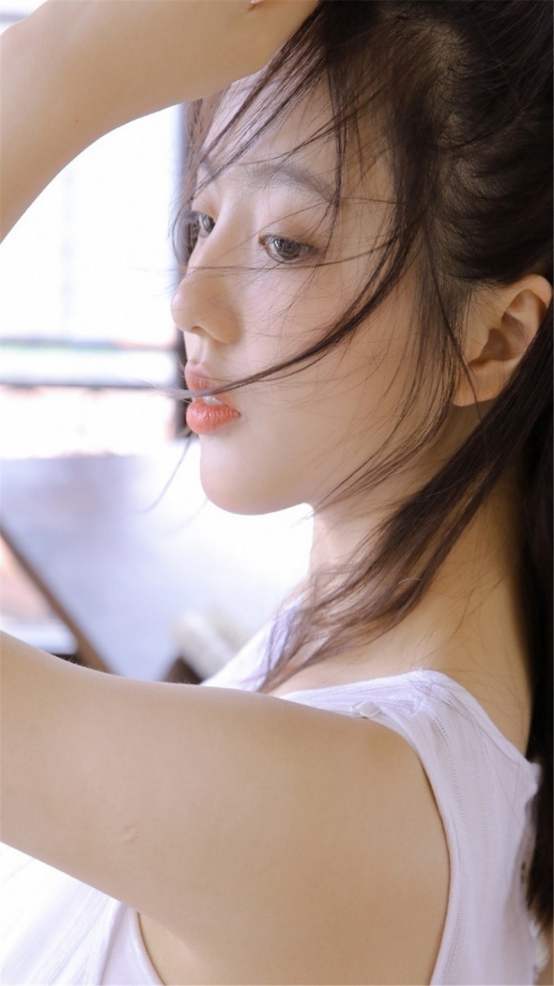 长发美女精致侧颜个人写真摄影