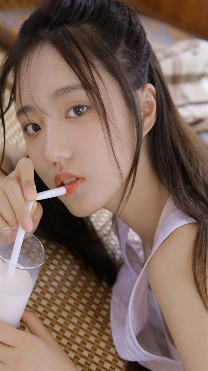 长发美女精致侧颜个人写真摄影