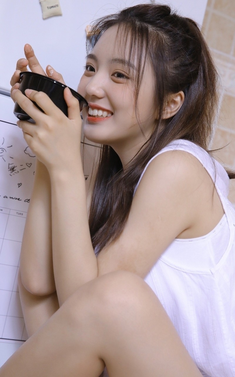 长发美女精致侧颜个人写真摄影