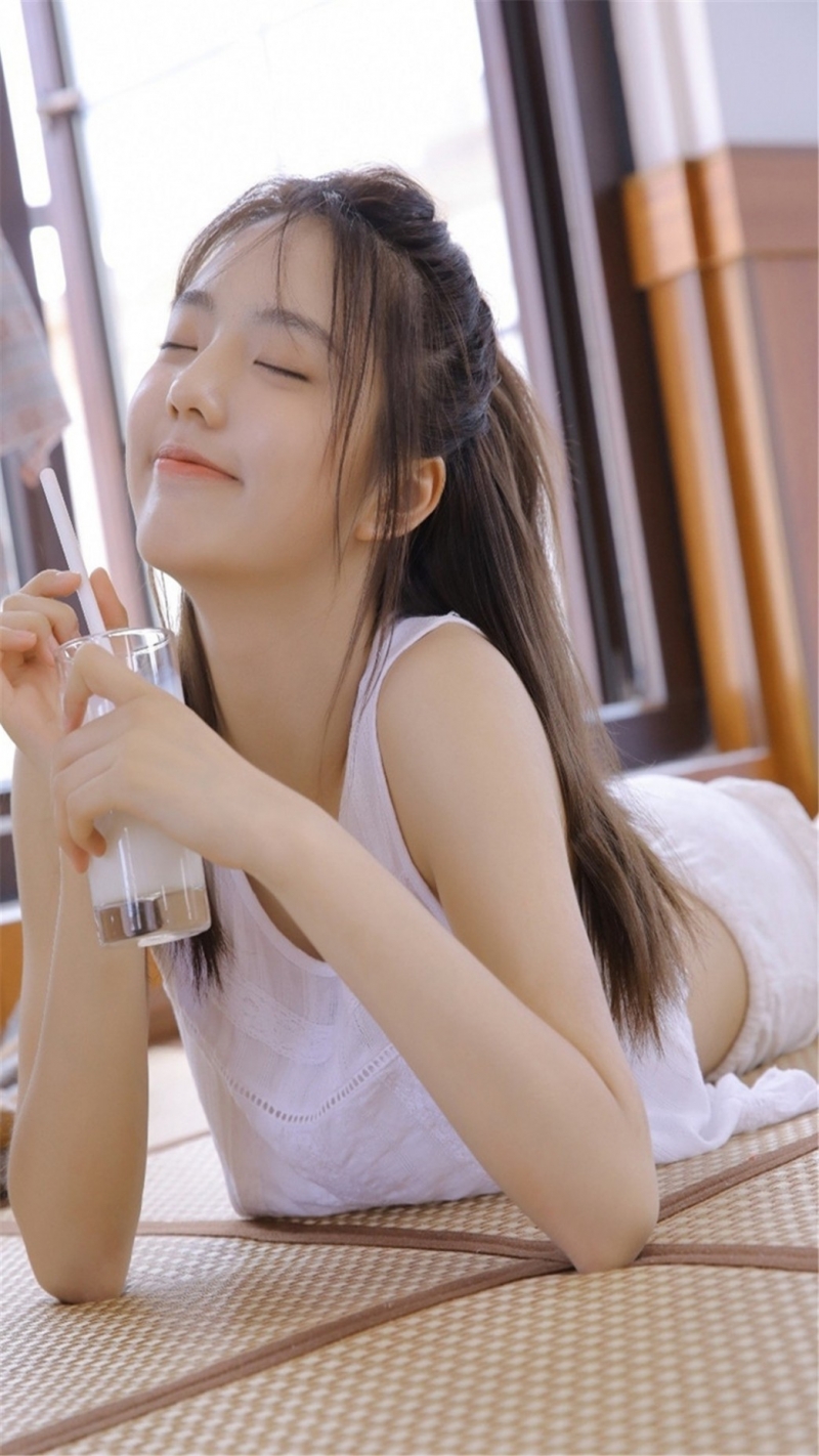 长发美女精致侧颜个人写真摄影