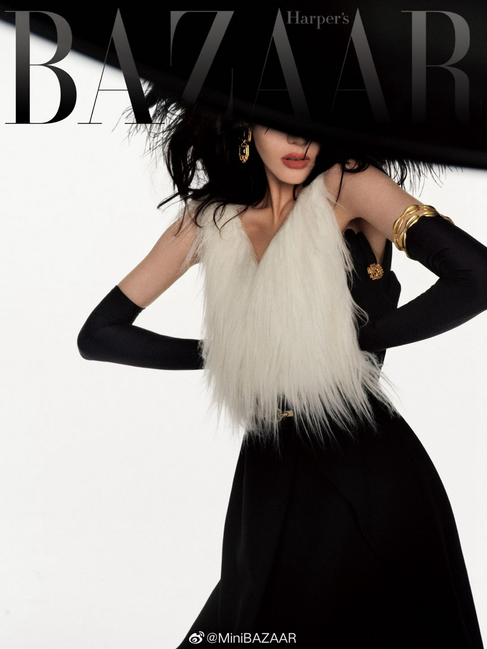 迪丽热巴百变造型变身摩登女郎