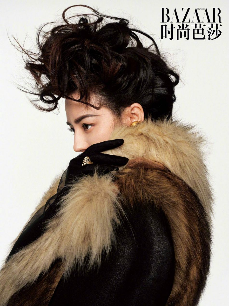 迪丽热巴百变造型变身摩登女郎