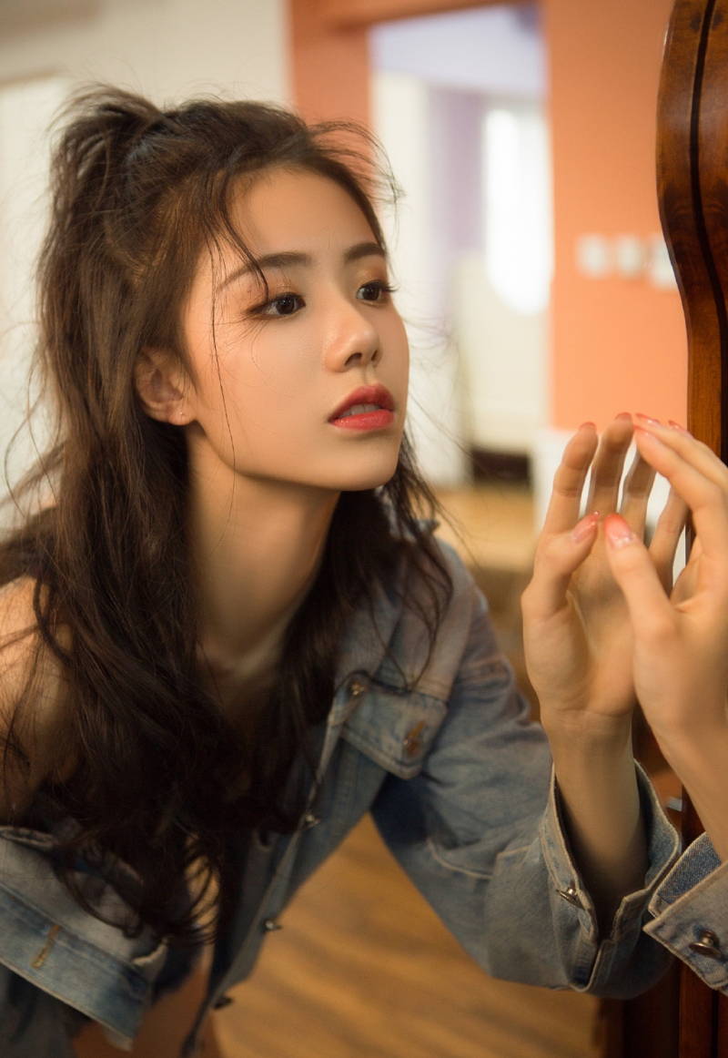 性感美少女白皙大长腿私人拍摄