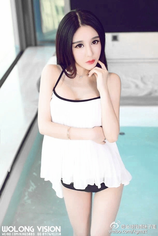 大胸嫩模极品妩媚妖娆性感美女照片