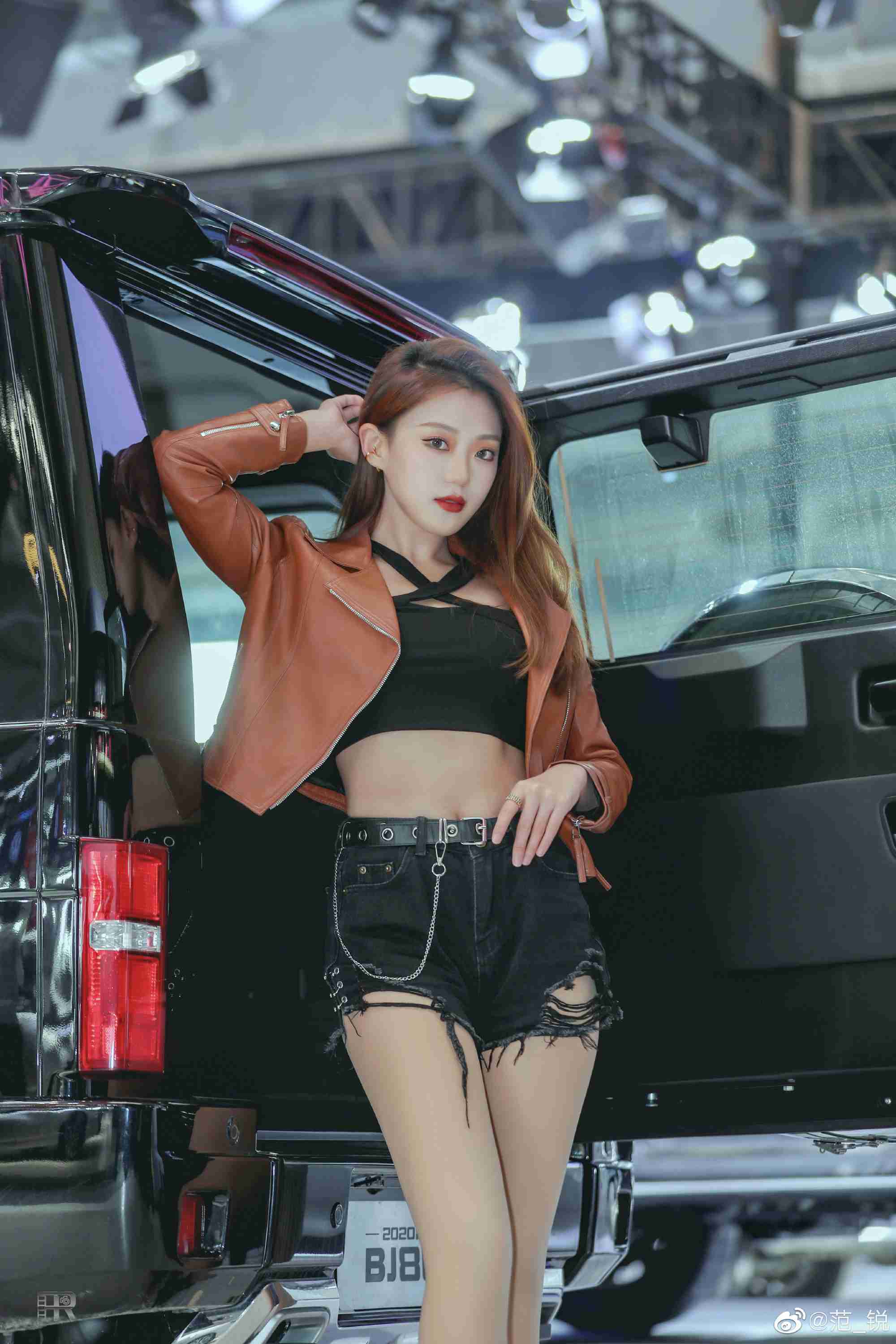 高挑美女车模小蛮腰大长腿套图